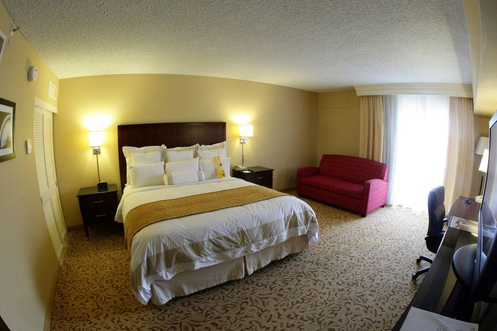 Marriott Riverside At The Convention Center Екстер'єр фото