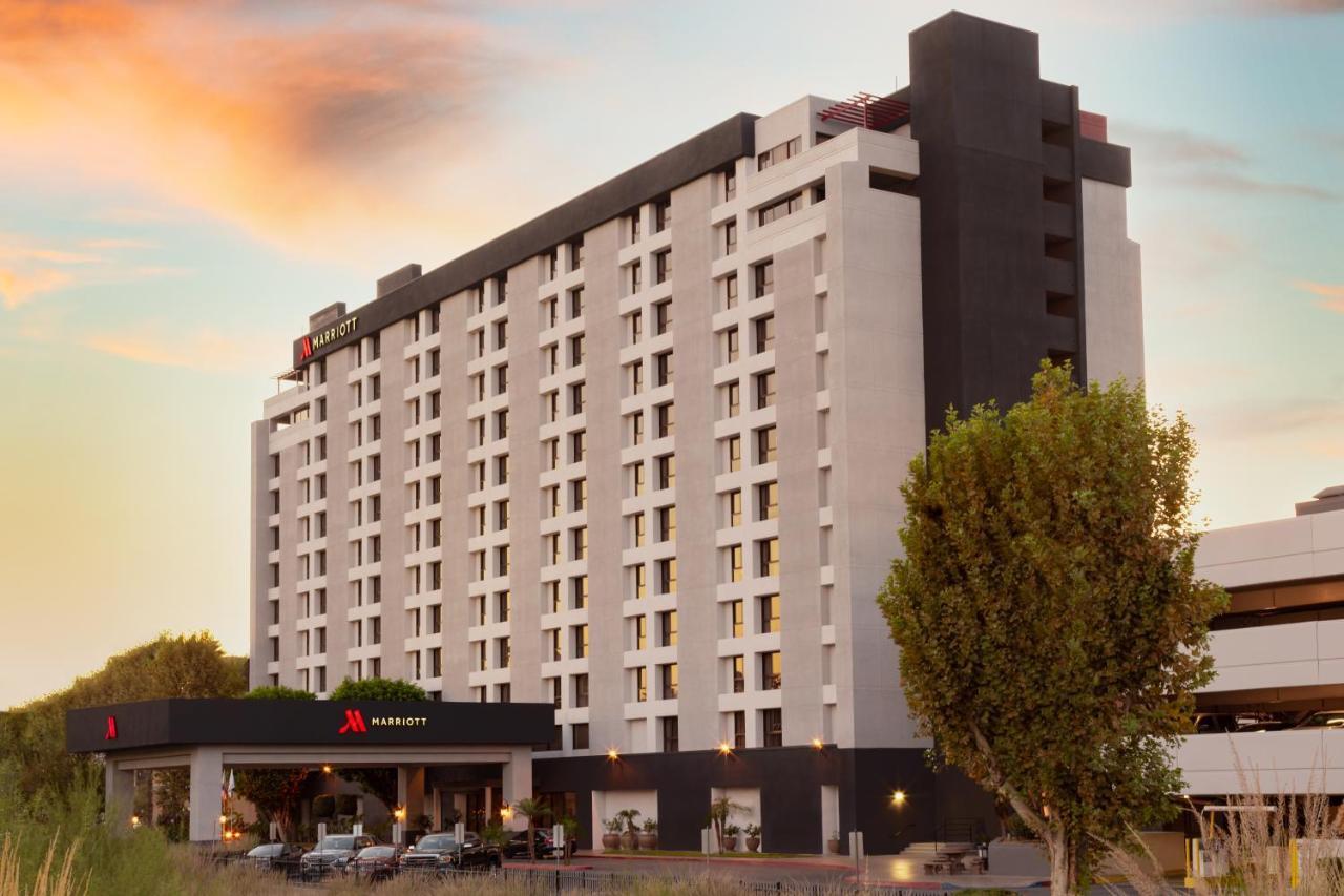 Marriott Riverside At The Convention Center Екстер'єр фото