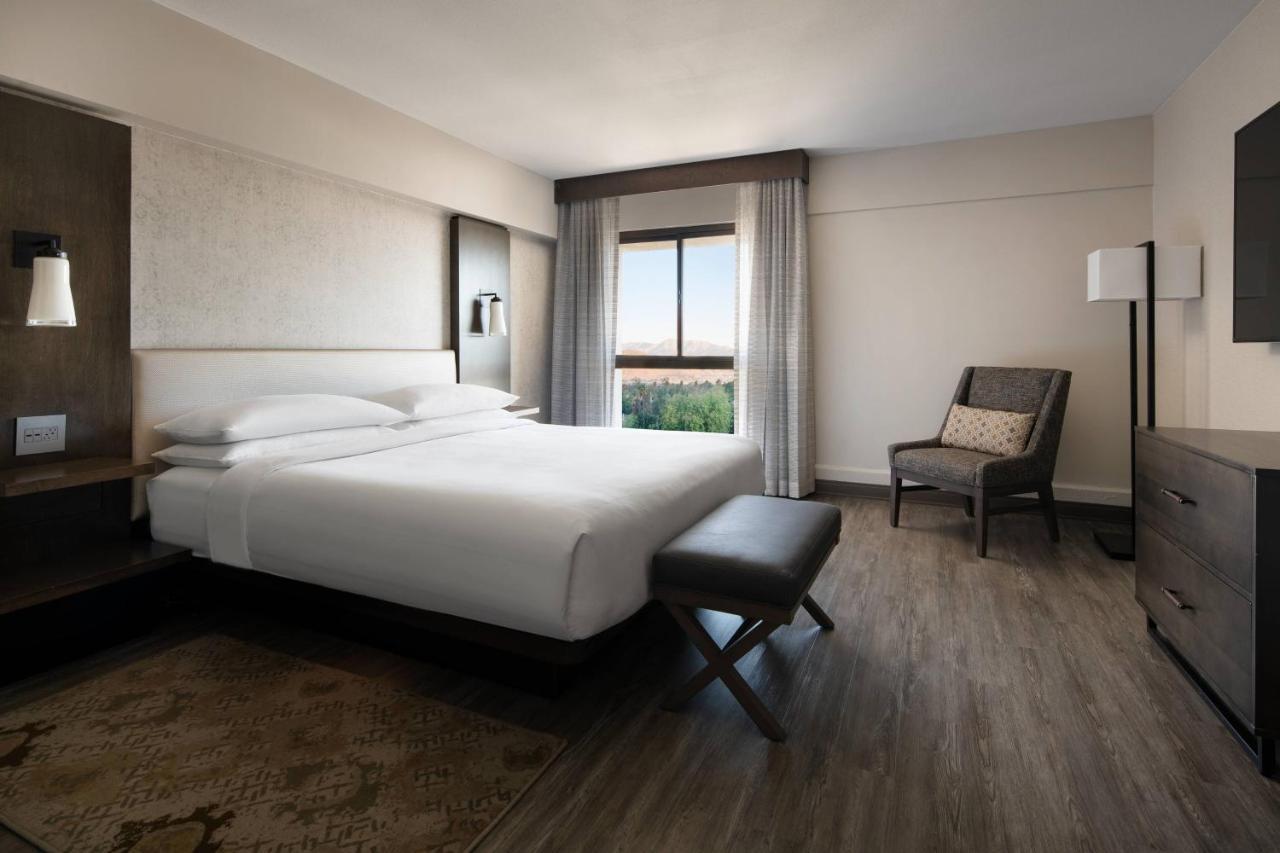 Marriott Riverside At The Convention Center Екстер'єр фото