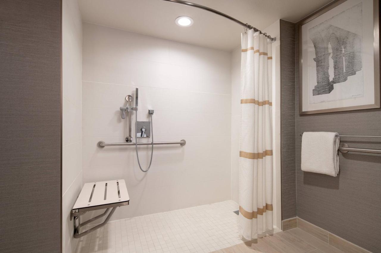 Marriott Riverside At The Convention Center Екстер'єр фото