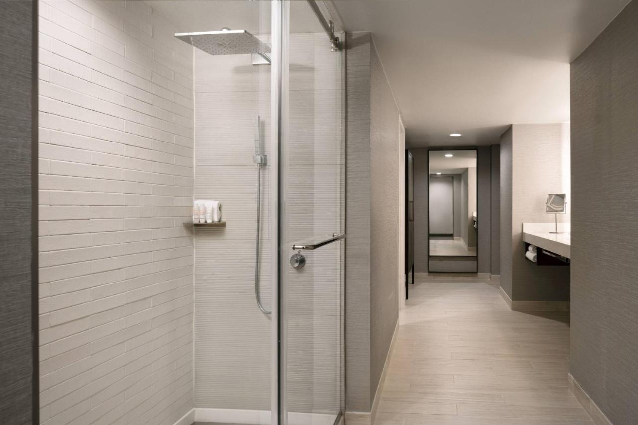 Marriott Riverside At The Convention Center Екстер'єр фото