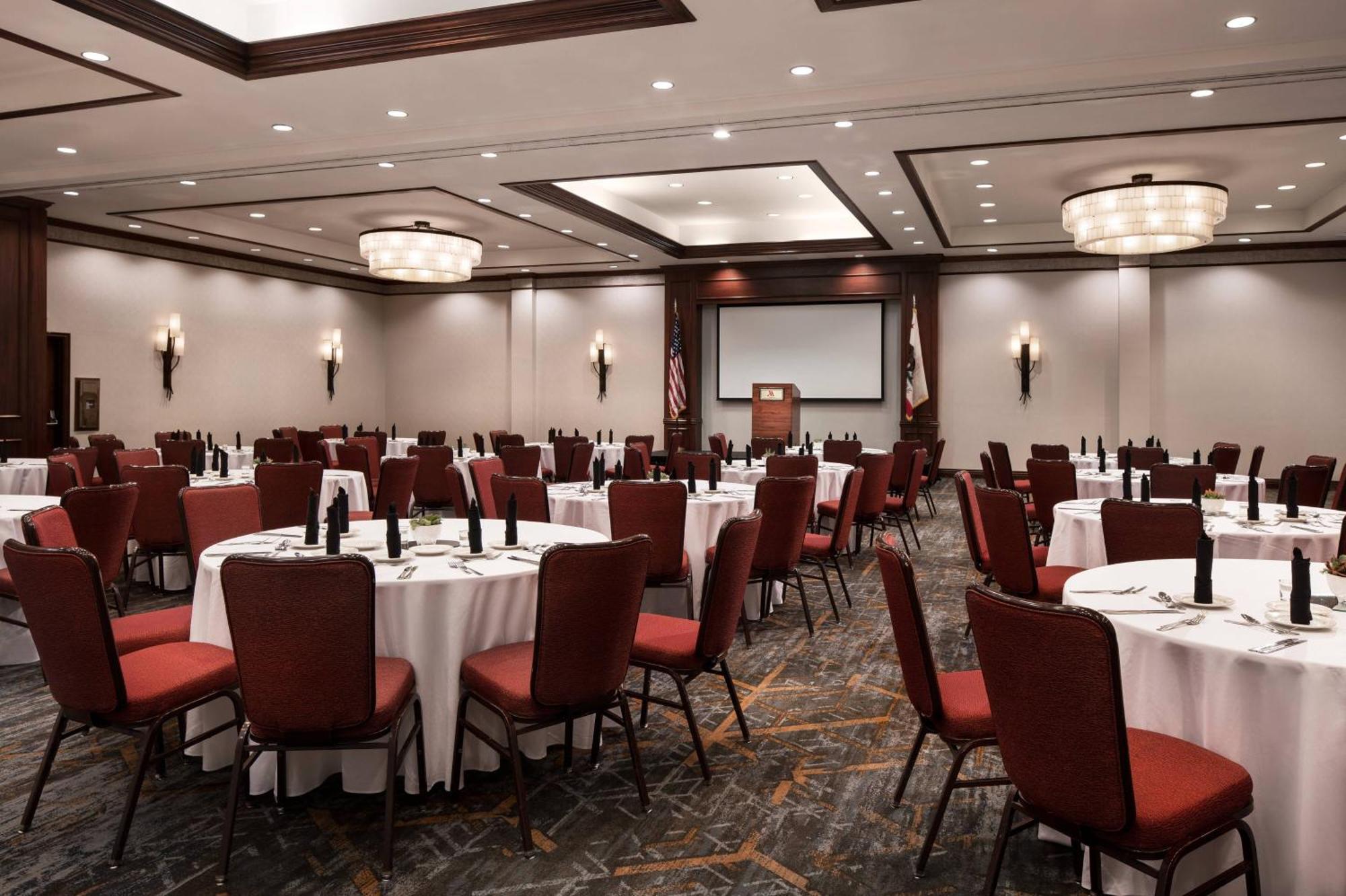 Marriott Riverside At The Convention Center Екстер'єр фото