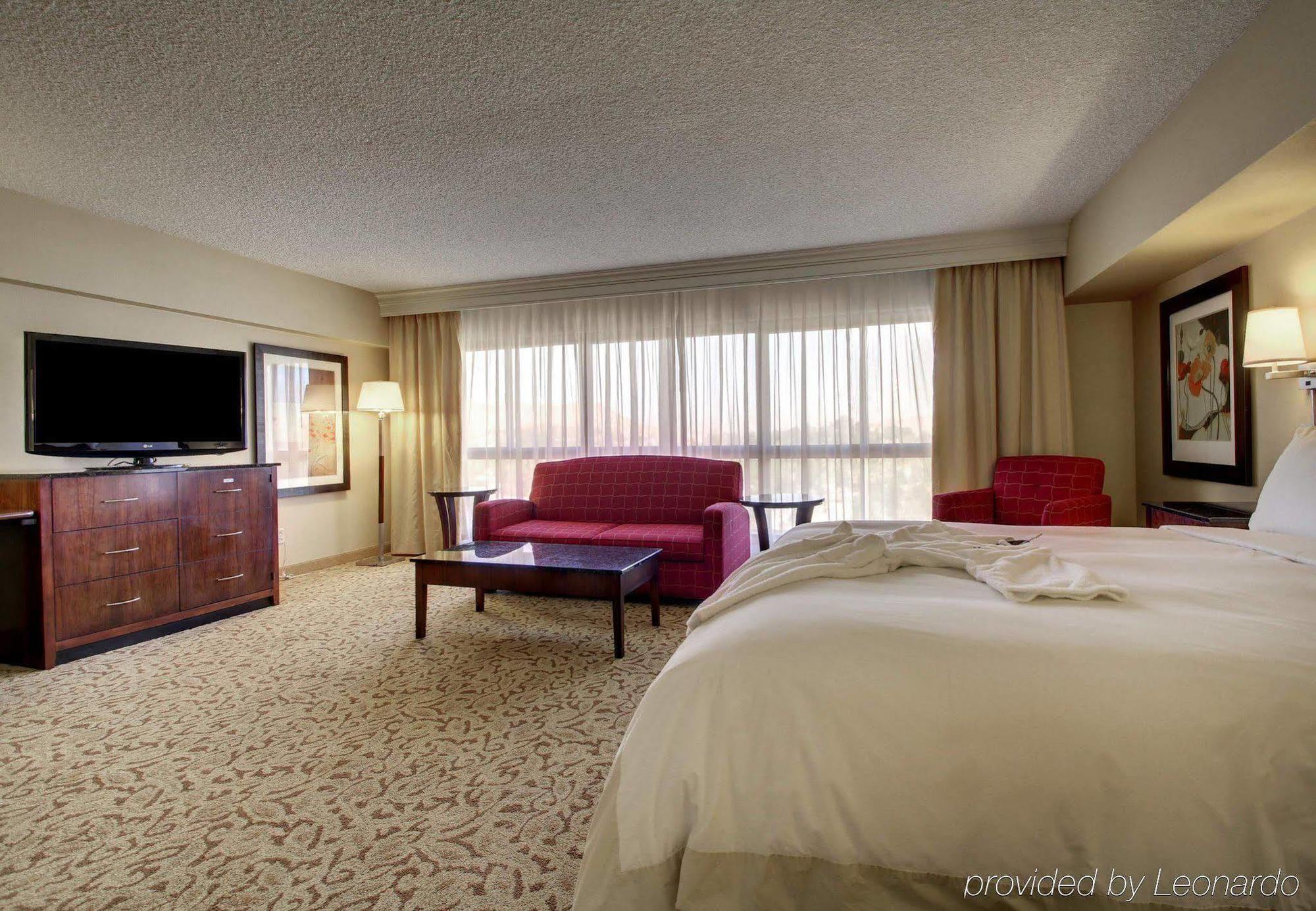 Marriott Riverside At The Convention Center Екстер'єр фото