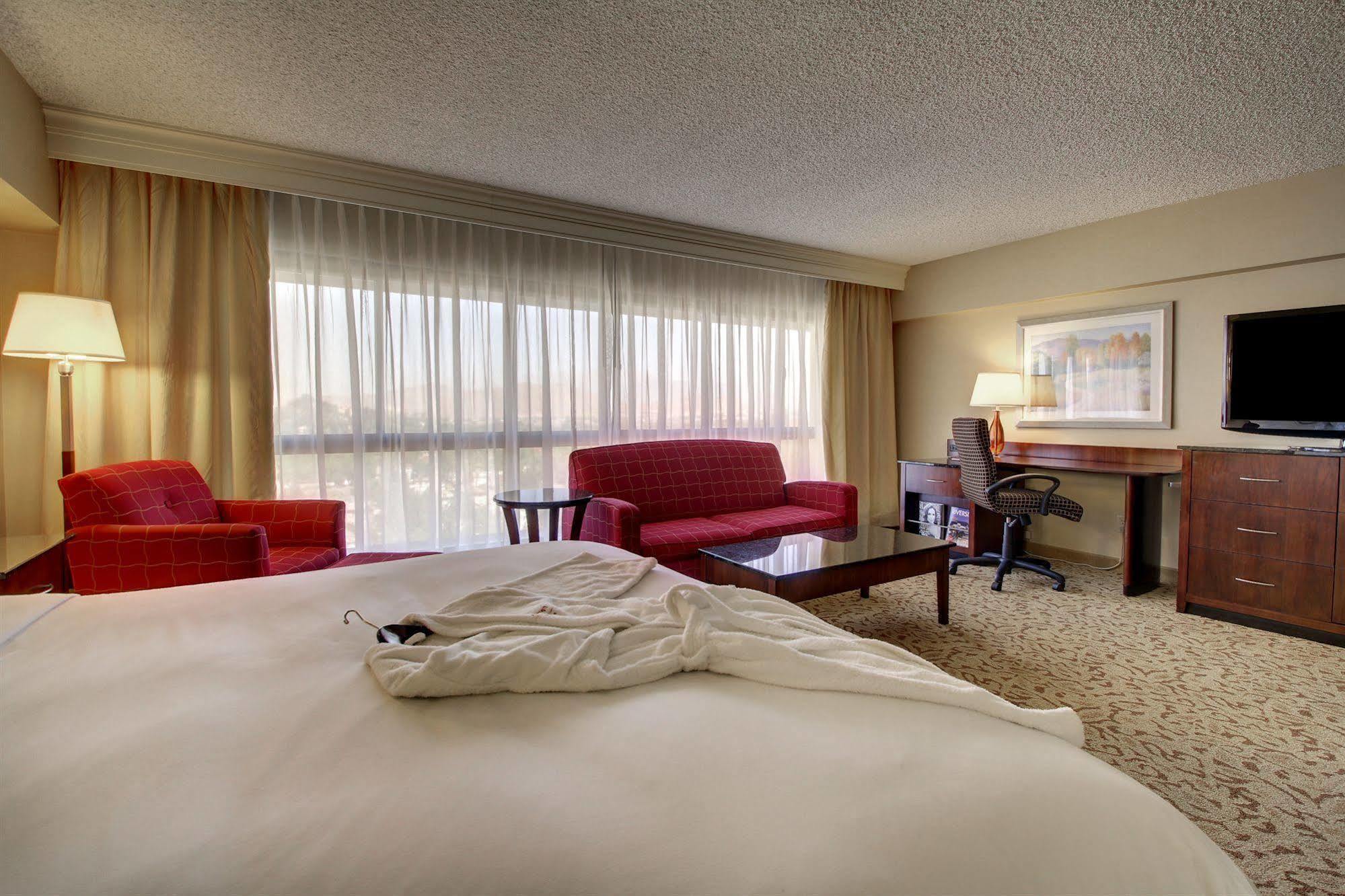 Marriott Riverside At The Convention Center Екстер'єр фото